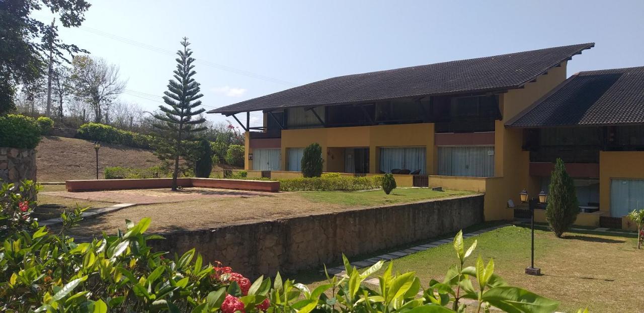 Winterville Flat 213 Gravata  Luaran gambar
